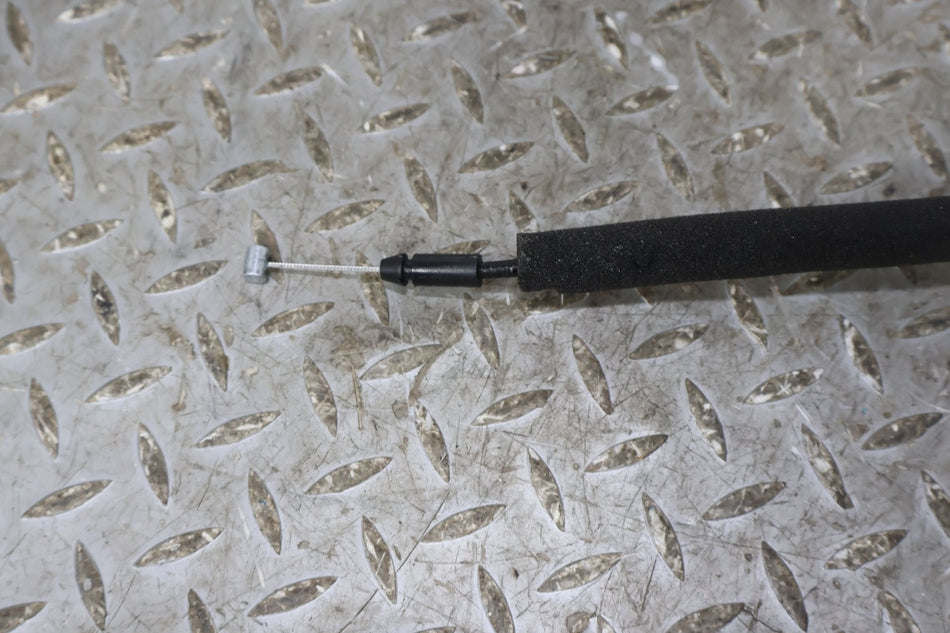 2022 Rivian R1S- Left Front Door Latch