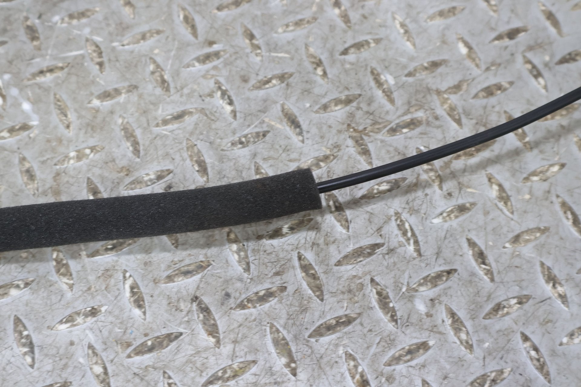 2022 Rivian R1S- Left Front Door Latch