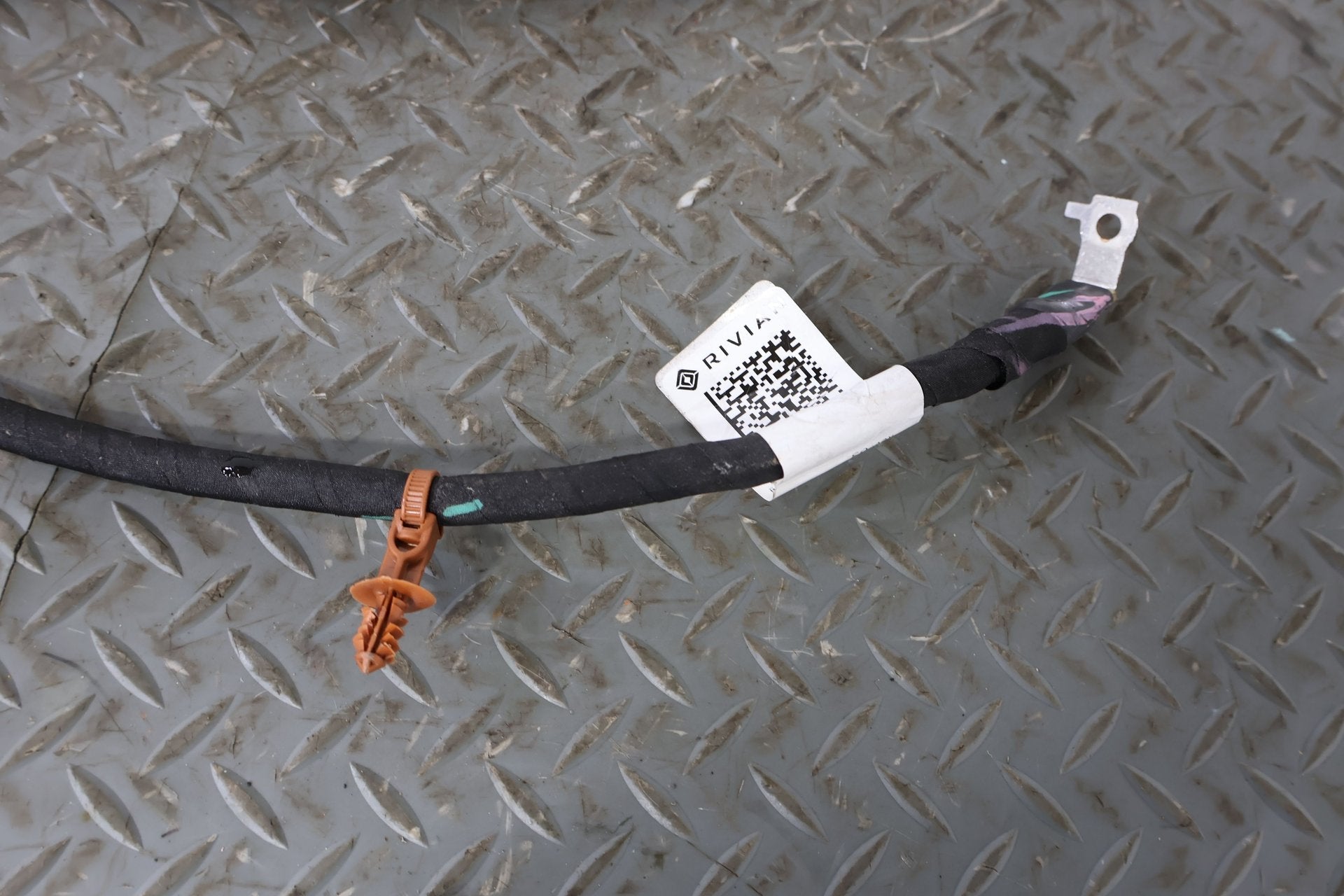 2022 Rivian R1S OEM 12V Wiring Harness ( 35559829 PT00000562G )