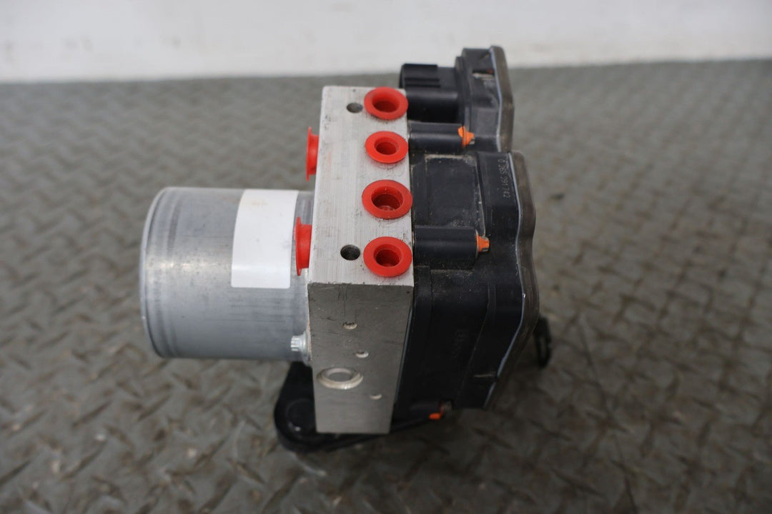 2022 Rivian R1S OEM ABS Anti - Lock Brake Pump W/ Module (9K Miles)