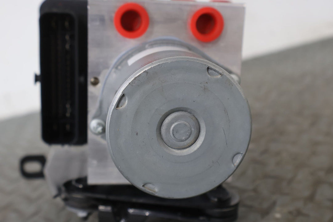 2022 Rivian R1S OEM ABS Anti - Lock Brake Pump W/ Module (9K Miles)