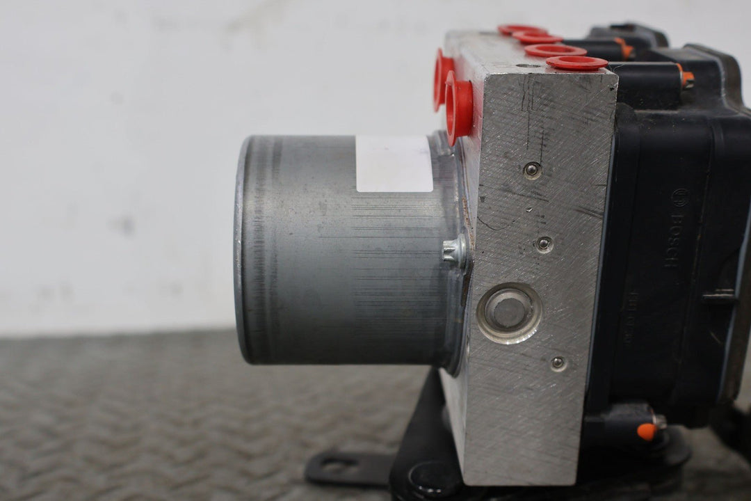 2022 Rivian R1S OEM ABS Anti - Lock Brake Pump W/ Module (9K Miles)