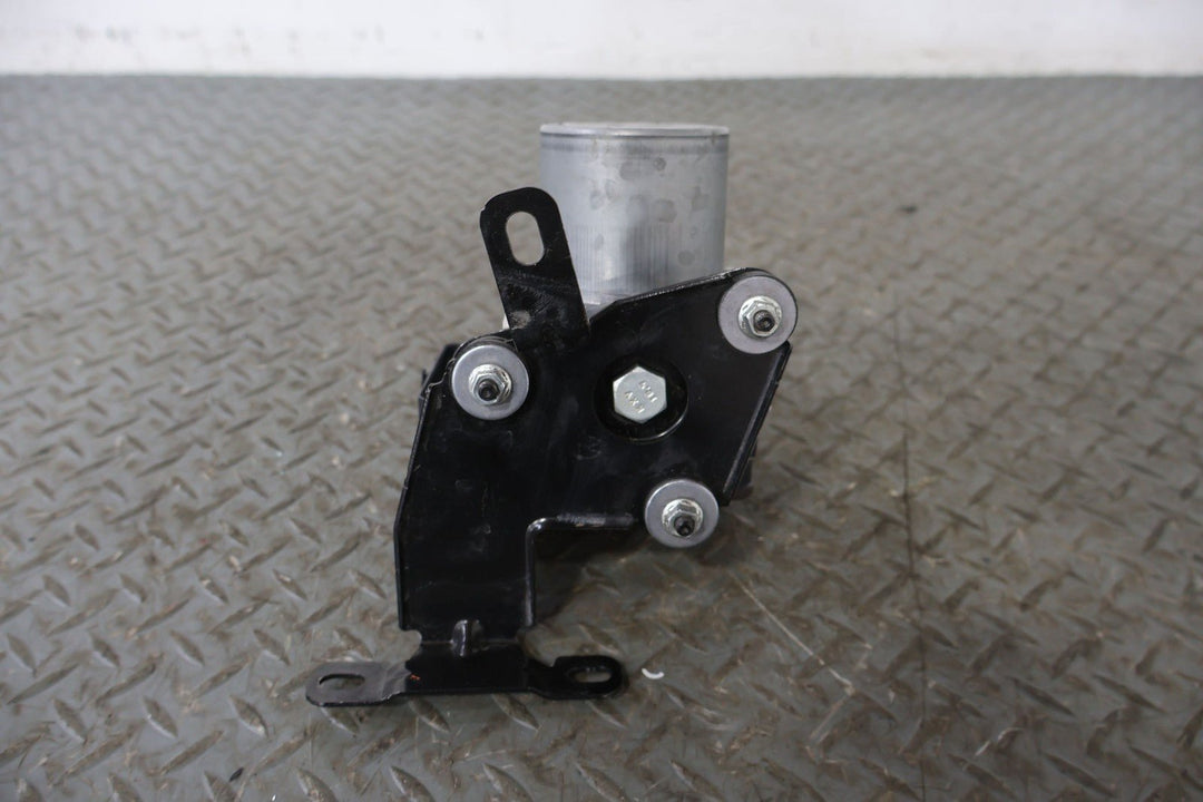 2022 Rivian R1S OEM ABS Anti - Lock Brake Pump W/ Module (9K Miles)