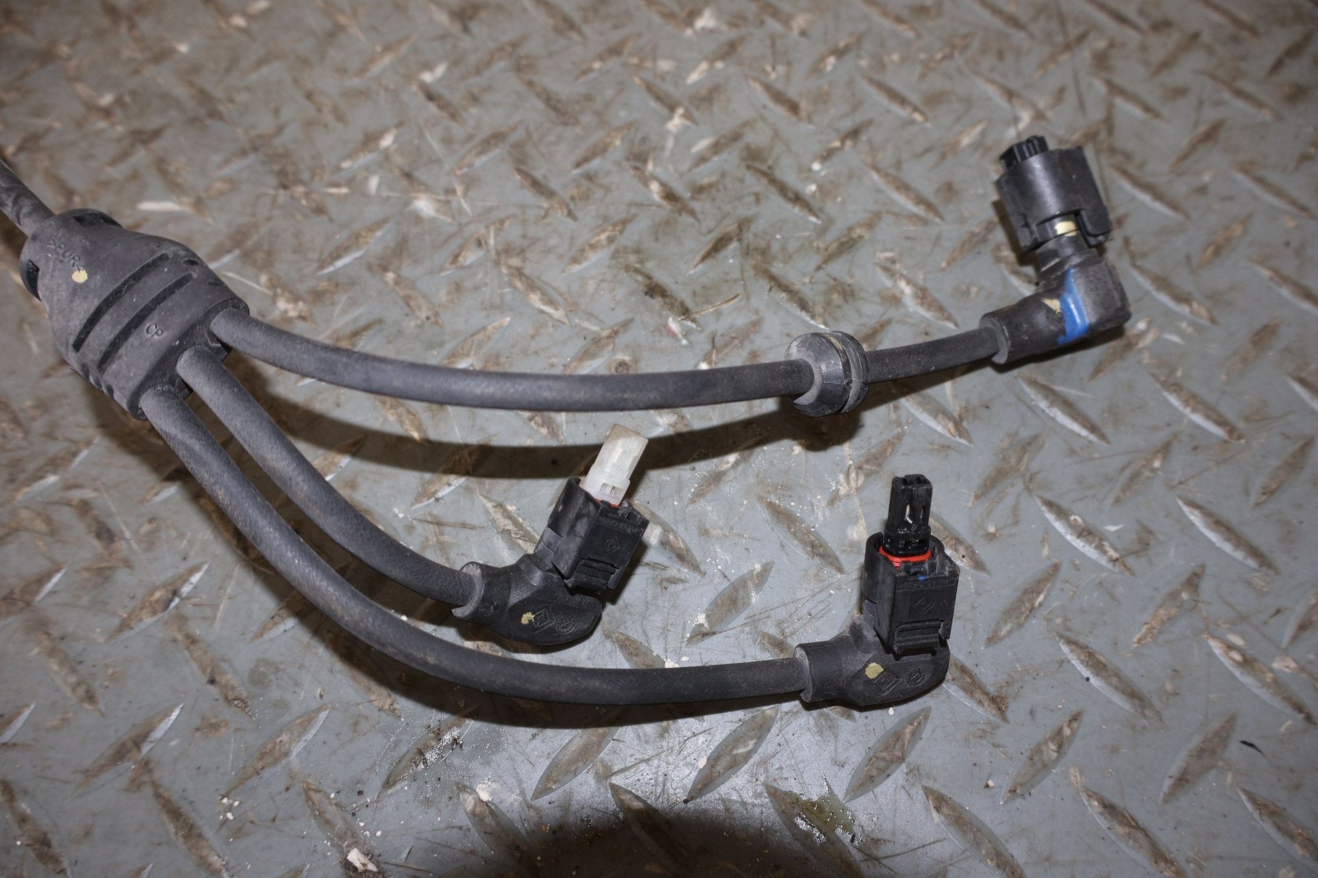2022 Rivian R1S OEM Front Right RH Wheel Speed Sensor W/ Wiring Harness