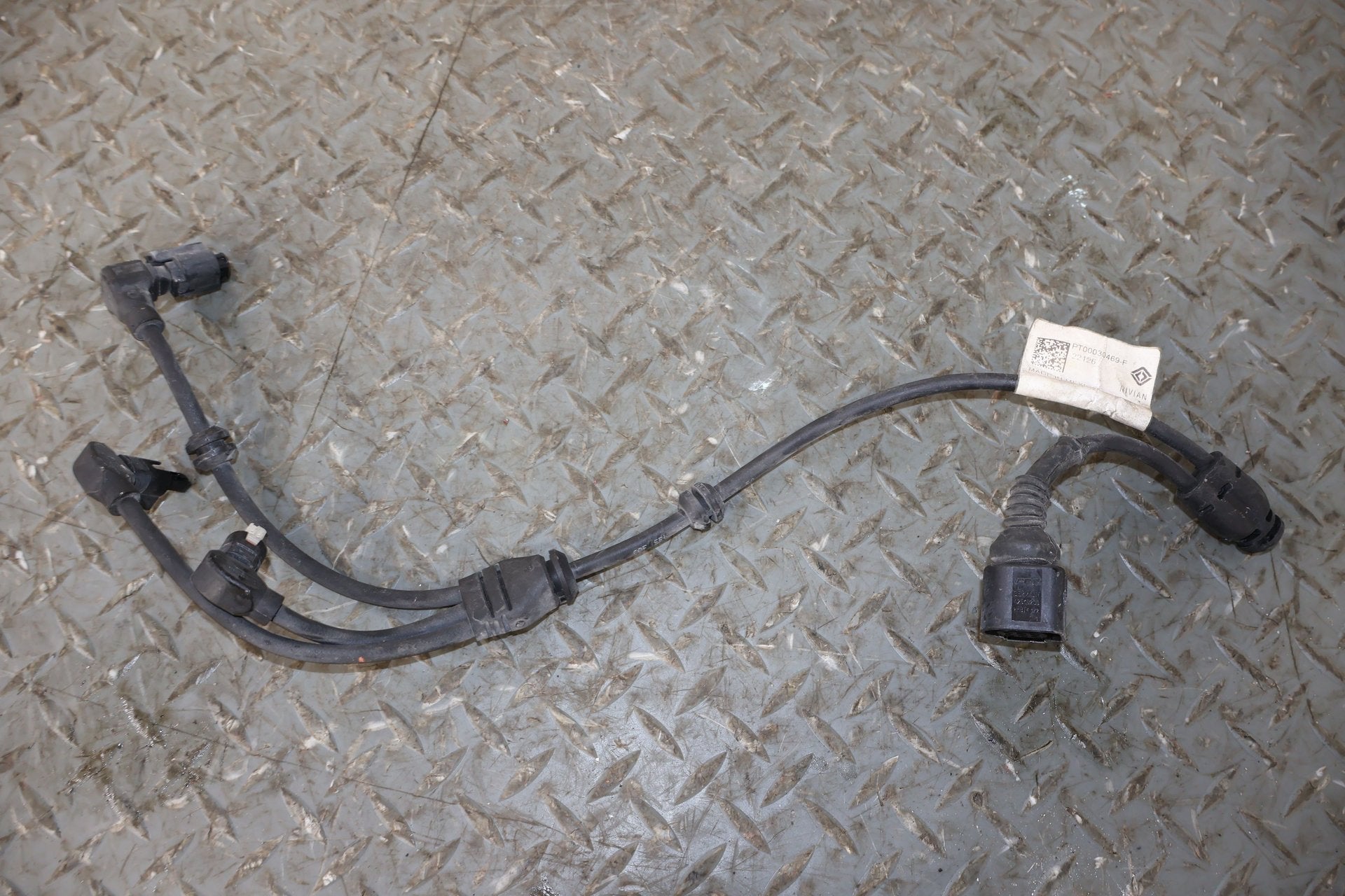 2022 Rivian R1S OEM Front Right RH Wheel Speed Sensor W/ Wiring Harness
