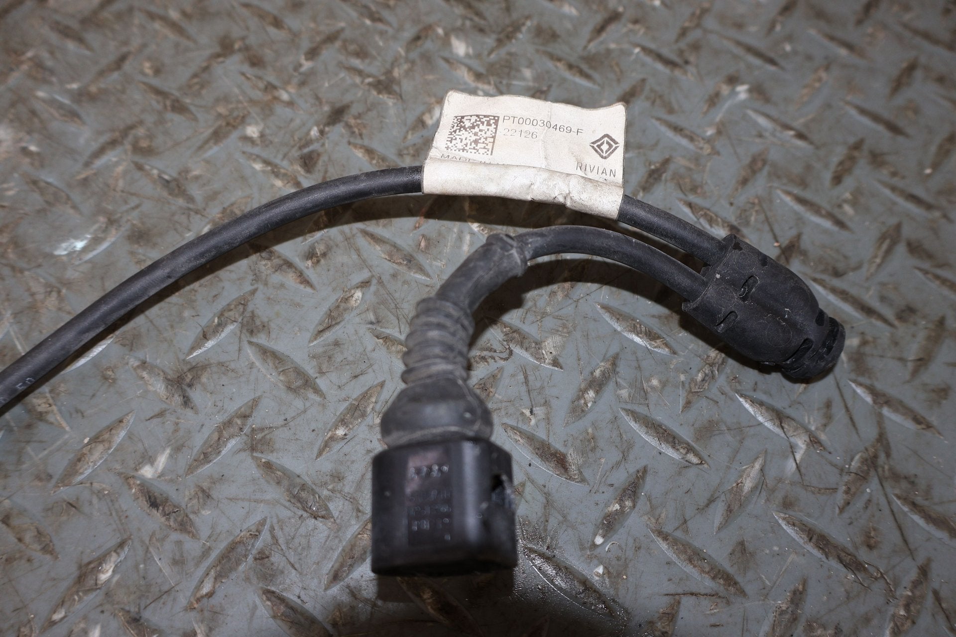 2022 Rivian R1S OEM Front Right RH Wheel Speed Sensor W/ Wiring Harness
