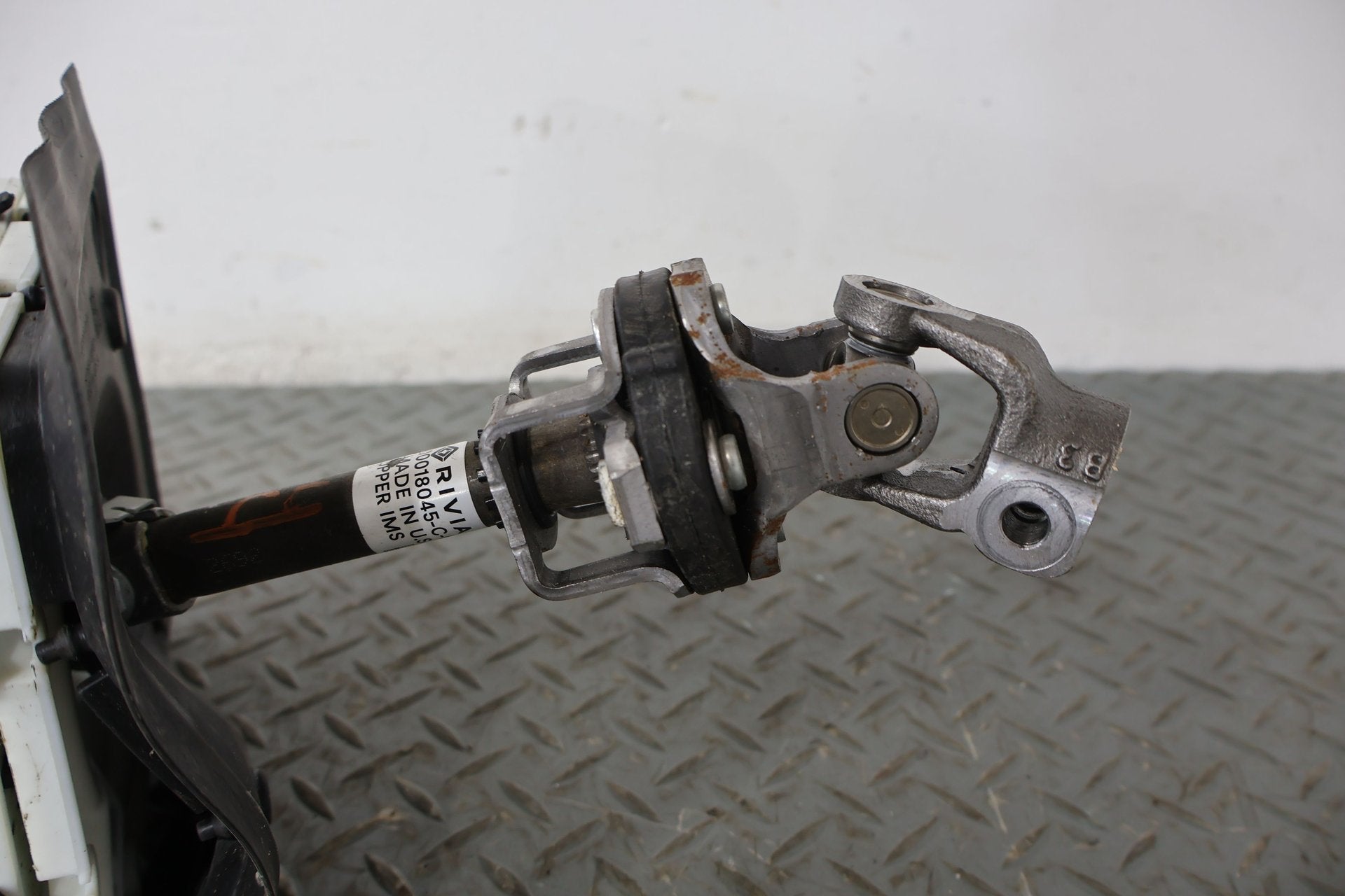 2022 Rivian R1S OEM Interior Upper & Lower Steering Column (00001957F 00018045C)