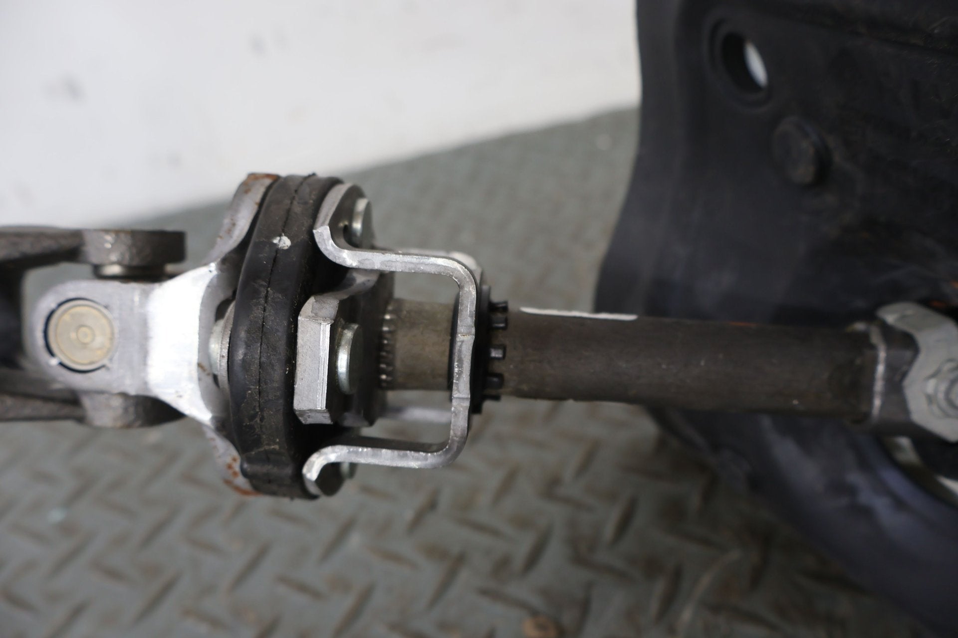 2022 Rivian R1S OEM Interior Upper & Lower Steering Column (00001957F 00018045C)
