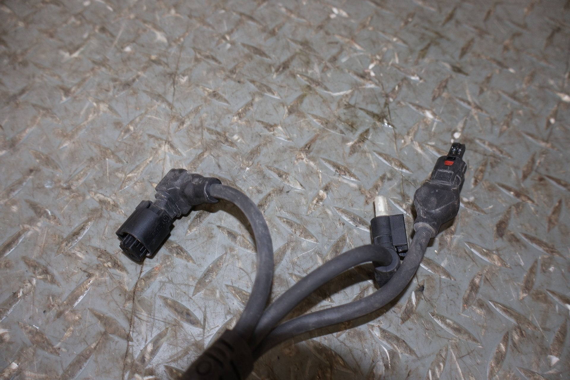 2022 Rivian R1S OEM Rear Right RH Wheel Speed Sensor W/ Wiring Harness
