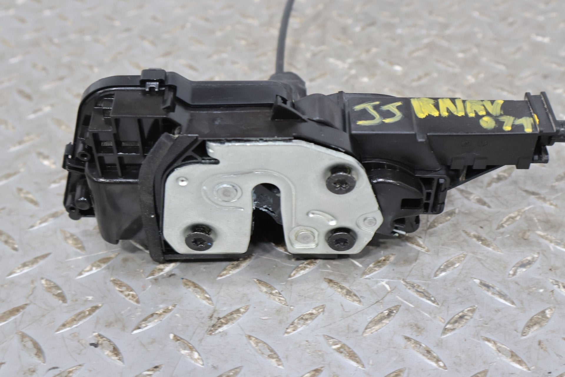 2022 Rivian R1S- Right Front Door Latch