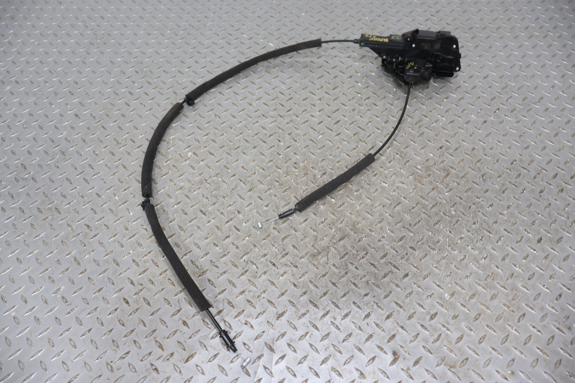2022 Rivian R1S- Right Front Door Latch