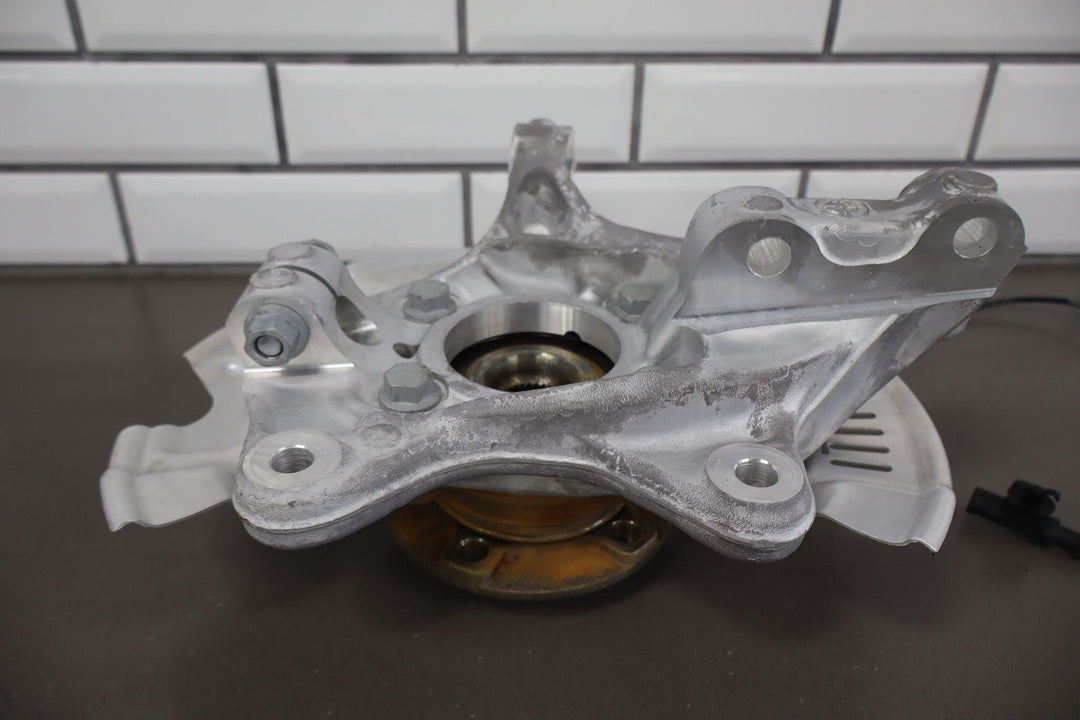 2023 Fisker Ocean One Front Left LH Spindle Knuckle W/ Hub (FM2920410081C)