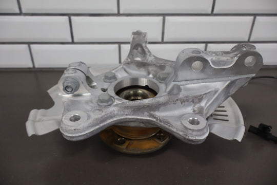 2023 Fisker Ocean One Front Left LH Spindle Knuckle W/ Hub (FM2920410081C)