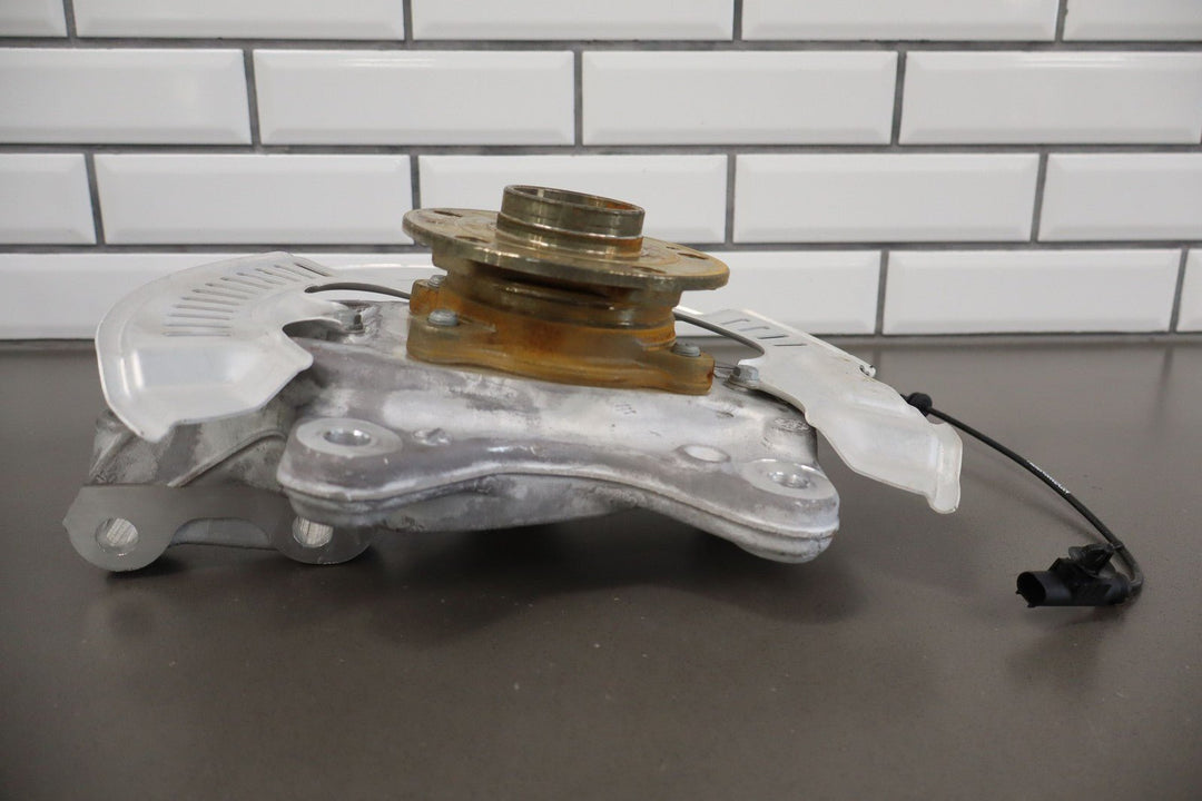 2023 Fisker Ocean One Front Left LH Spindle Knuckle W/ Hub (FM2920410081C)