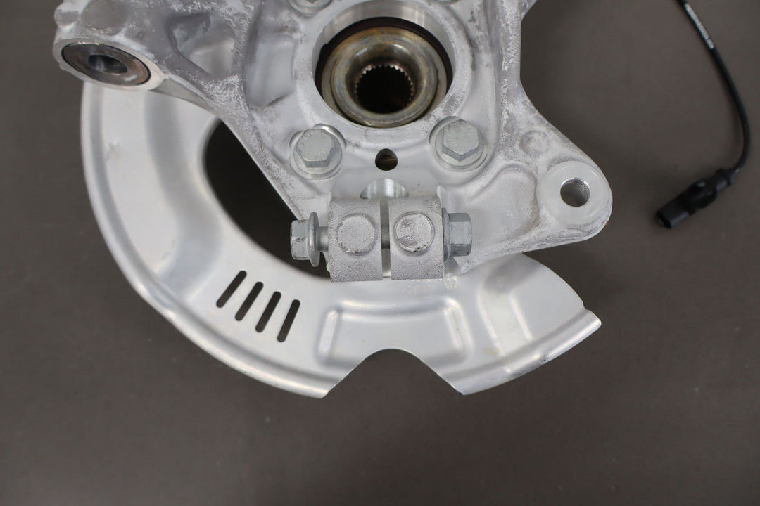 2023 Fisker Ocean One Front Left LH Spindle Knuckle W/ Hub (FM2920410081C)