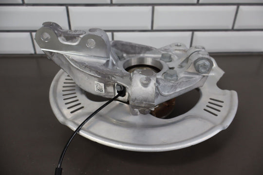 2023 Fisker Ocean One Front Left LH Spindle Knuckle W/ Hub (FM2920410081C)