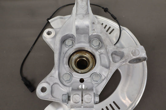 2023 Fisker Ocean One Front Right RH Spindle Knuckle W/ Hub (FM2920410087C)