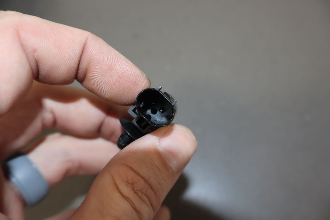 2023 Fisker Ocean One Front Right RH Spindle Knuckle W/ Hub (FM2920410087C)