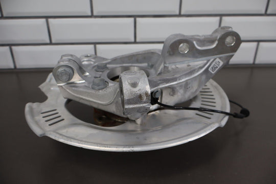2023 Fisker Ocean One Front Right RH Spindle Knuckle W/ Hub (FM2920410087C)