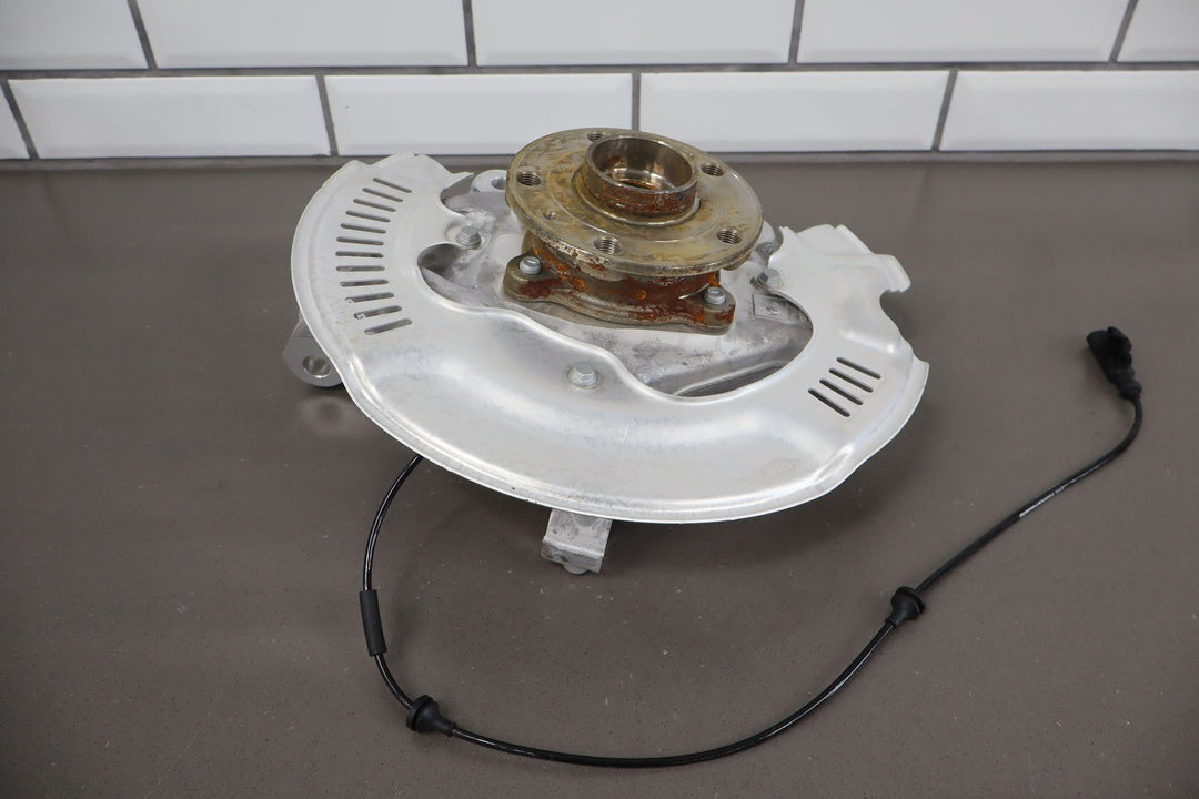 2023 Fisker Ocean One Front Right RH Spindle Knuckle W/ Hub (FM2920410087C)