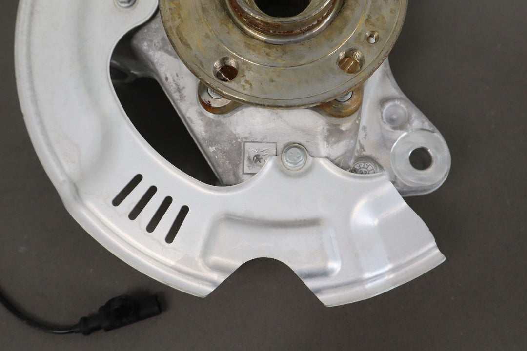 2023 Fisker Ocean One Front Right RH Spindle Knuckle W/ Hub (FM2920410087C)