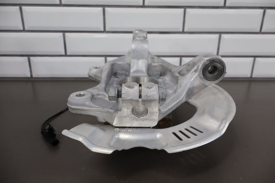 2023 Fisker Ocean One Front Right RH Spindle Knuckle W/ Hub (FM2920410087C)