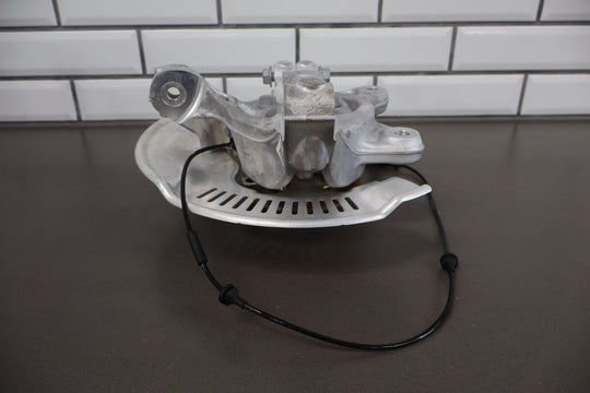 2023 Fisker Ocean One Front Right RH Spindle Knuckle W/ Hub (FM2920410087C)