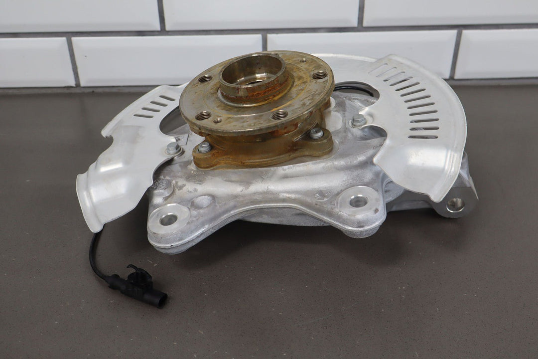 2023 Fisker Ocean One Front Right RH Spindle Knuckle W/ Hub (FM2920410087C)