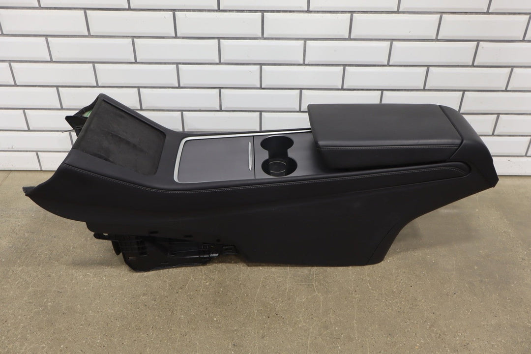 21 - 24 Model Y MY Front Center Console Armrest Cupholder Assy GEN2 1614943 - 70 - C