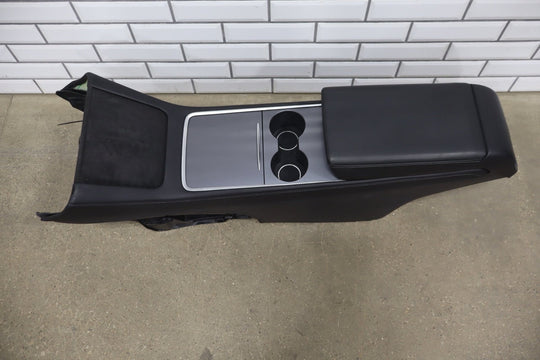 21 - 24 Model Y MY Front Center Console Armrest Cupholder Assy GEN2 1614943 - 70 - C