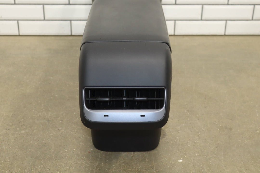 21 - 24 Model Y MY Front Center Console Armrest Cupholder Assy GEN2 1614943 - 70 - C