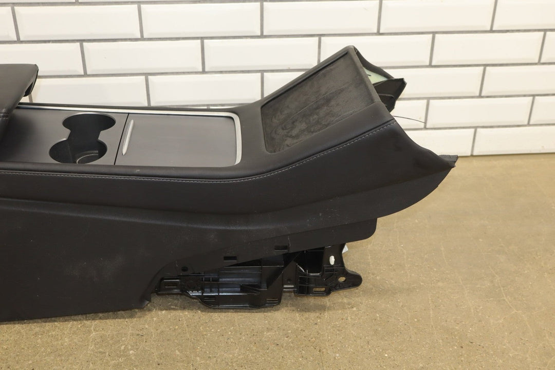 21 - 24 Model Y MY Front Center Console Armrest Cupholder Assy GEN2 1614943 - 70 - C