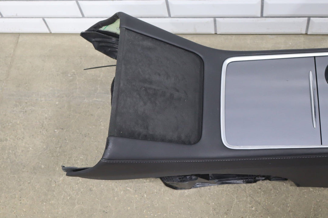21 - 24 Model Y MY Front Center Console Armrest Cupholder Assy GEN2 1614943 - 70 - C