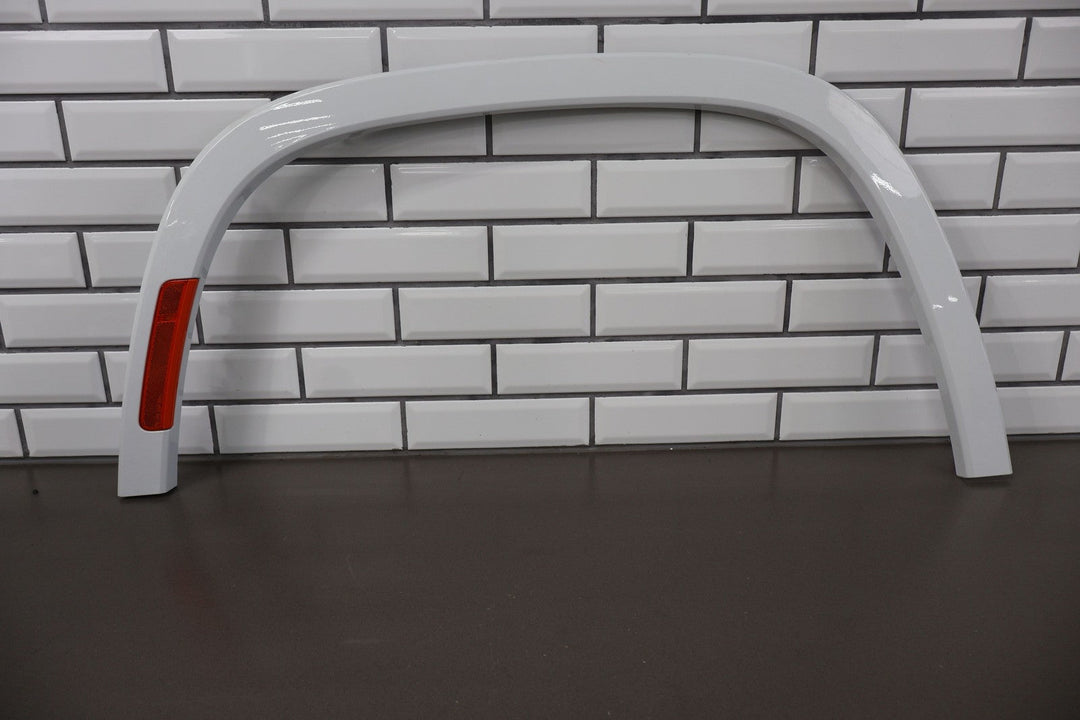 22 - 23 Jeep Grand Wagoneer Front Left Fender Moulding W/Marker Bright White PW7