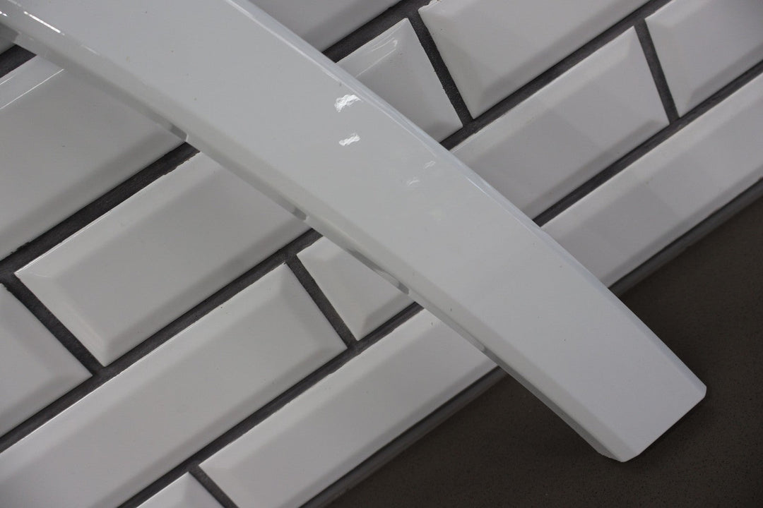 22 - 23 Jeep Grand Wagoneer Front Left Fender Moulding W/Marker Bright White PW7