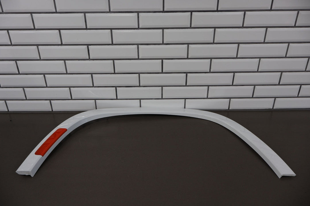 22 - 23 Jeep Grand Wagoneer Front Left Fender Moulding W/Marker Bright White PW7