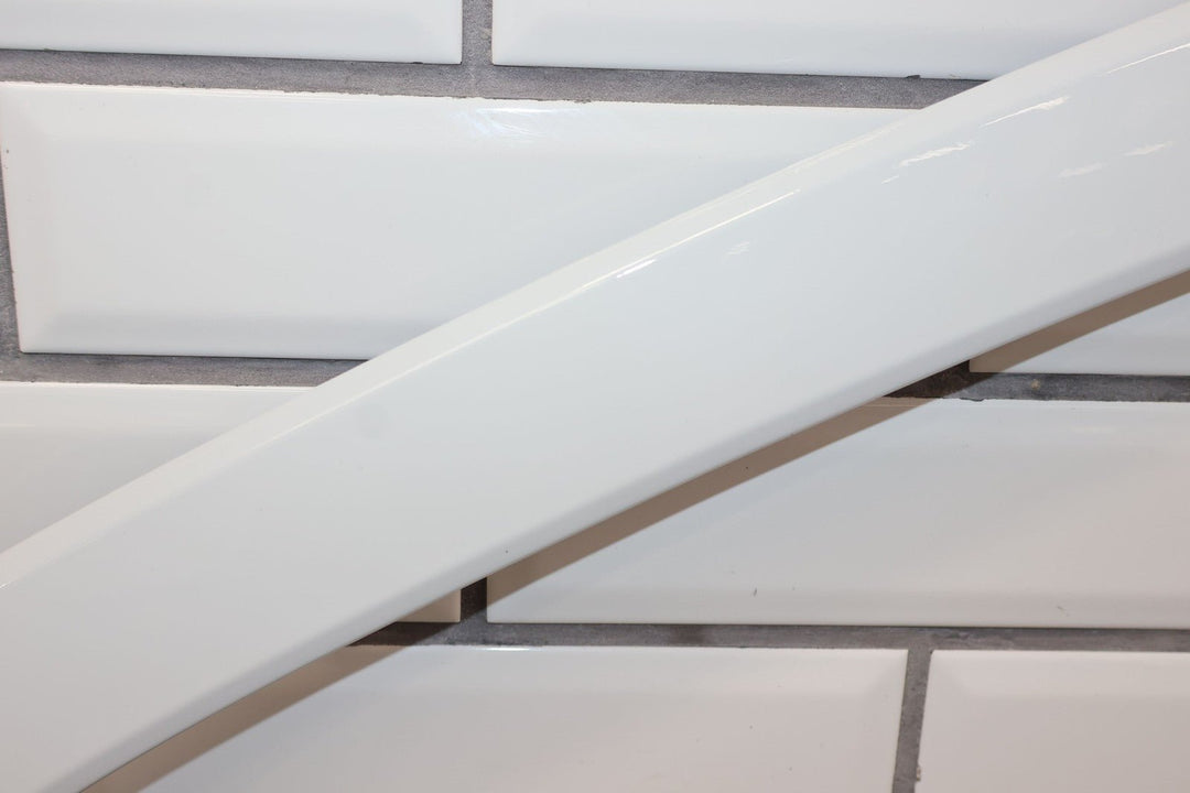 22 - 23 Jeep Grand Wagoneer Rear Left Quarter Moulding W/Marker Bright White PW7