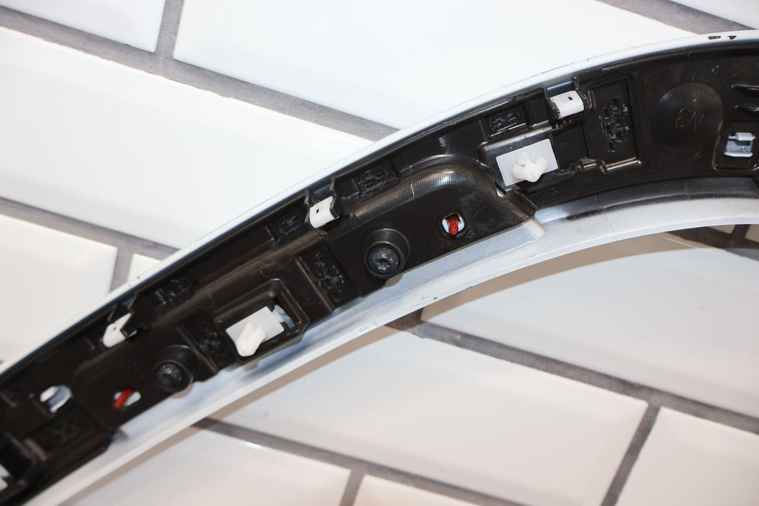 22 - 23 Jeep Grand Wagoneer Rear Left Quarter Moulding W/Marker Bright White PW7