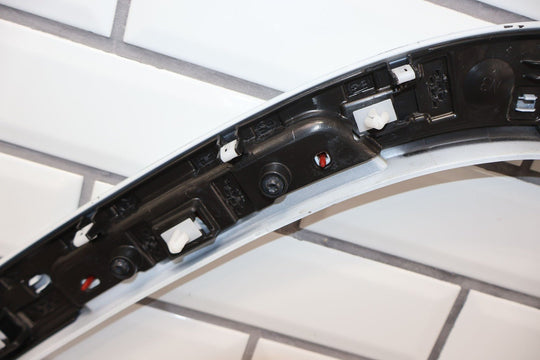 22 - 23 Jeep Grand Wagoneer Rear Left Quarter Moulding W/Marker Bright White PW7