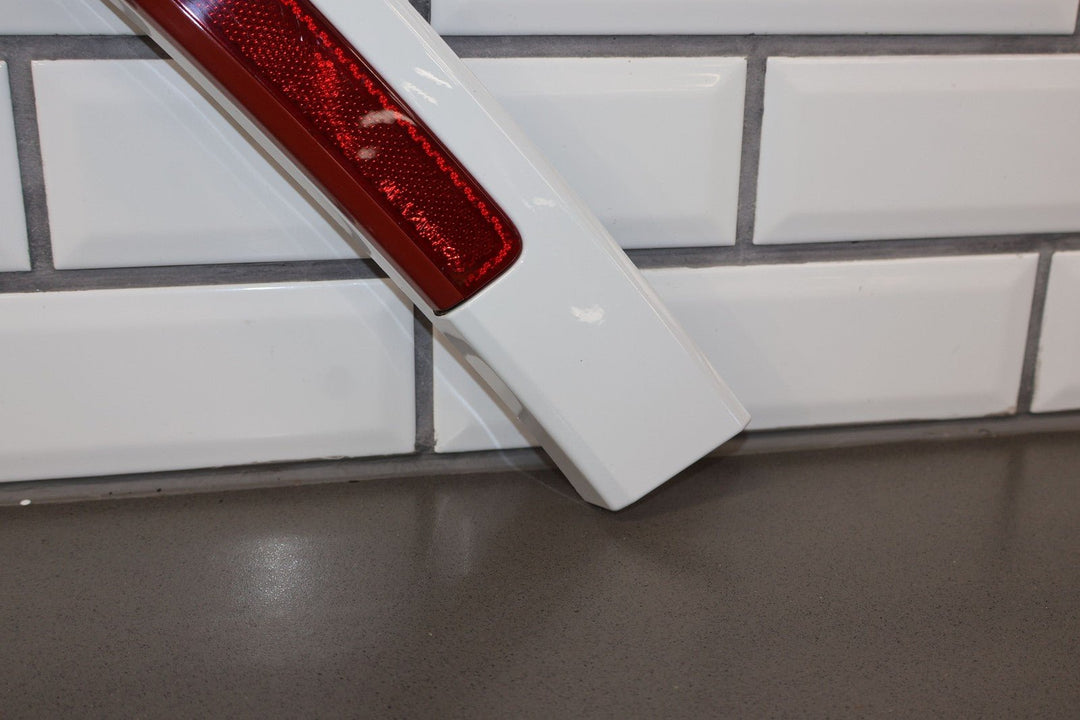 22 - 23 Jeep Grand Wagoneer Rear Left Quarter Moulding W/Marker Bright White PW7