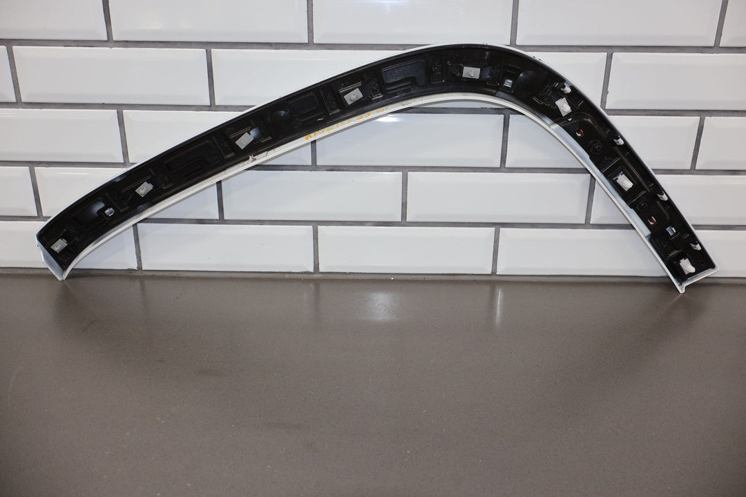 22 - 23 Jeep Grand Wagoneer Rear Right Quarter Moulding W/Marker Bright White PW7