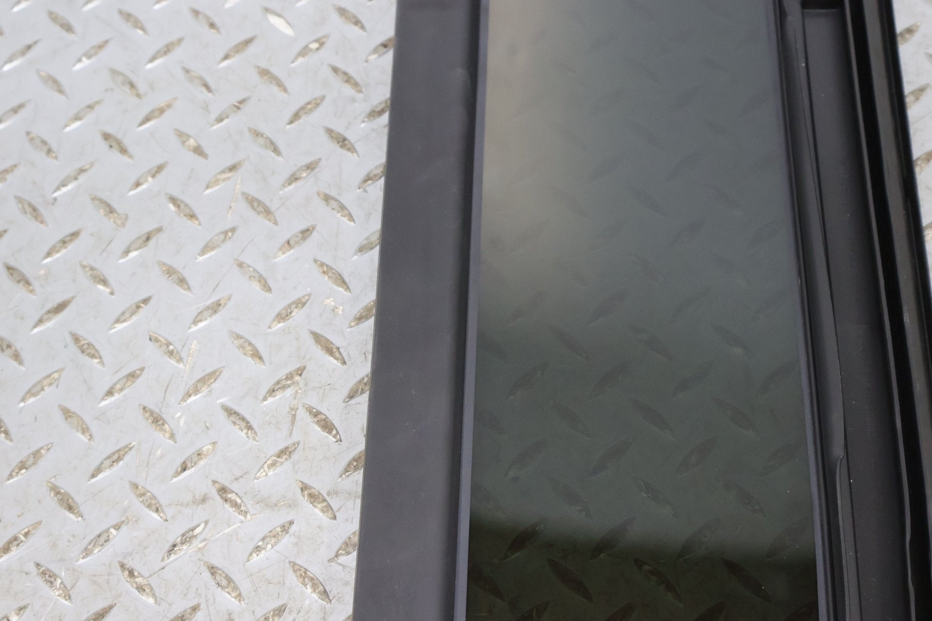 22-24 Rivian R1S OEM Rear Right RH Vent Glass Window (Privacy Tint) Glass Only