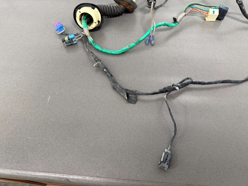 2004 Chevy Silverado 3500 GMT800 Passenger Right Front Power Door Harness