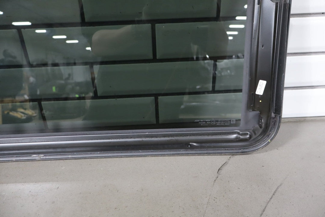 22815953 2007 - 2014 Chevy Tahoe Suburban Yukon Escalade Sunroof Glass Panel GM