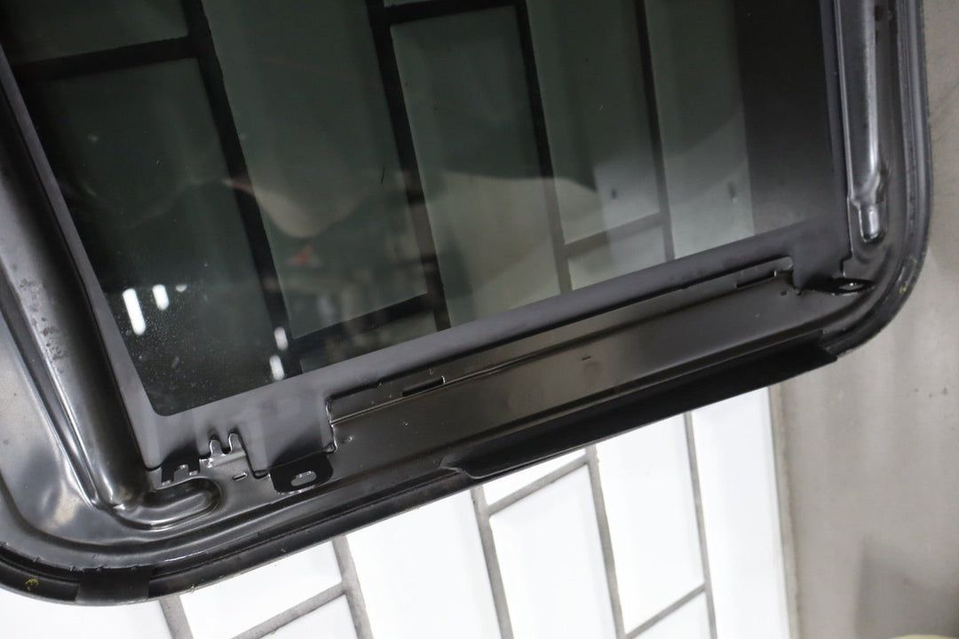 22815953 2007 - 2014 Chevy Tahoe Suburban Yukon Escalade Sunroof Glass Panel GM