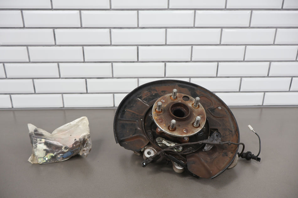 2018 Lexus LC500- REAR KNUCKLE/STUB AXLE