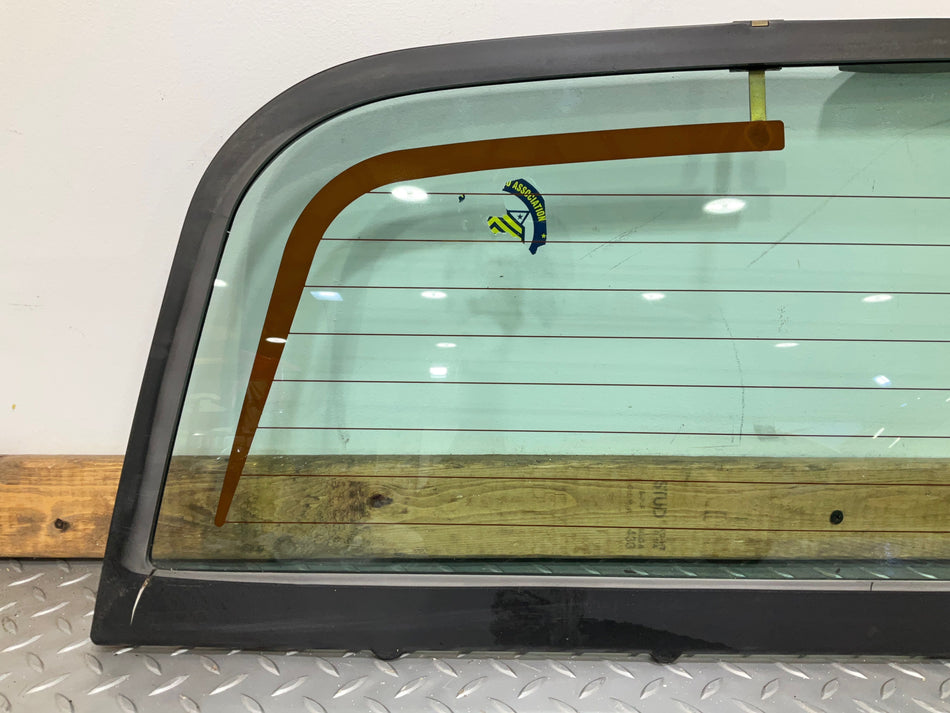 2005 Cadillac Escalade EXT- Back Door Glass