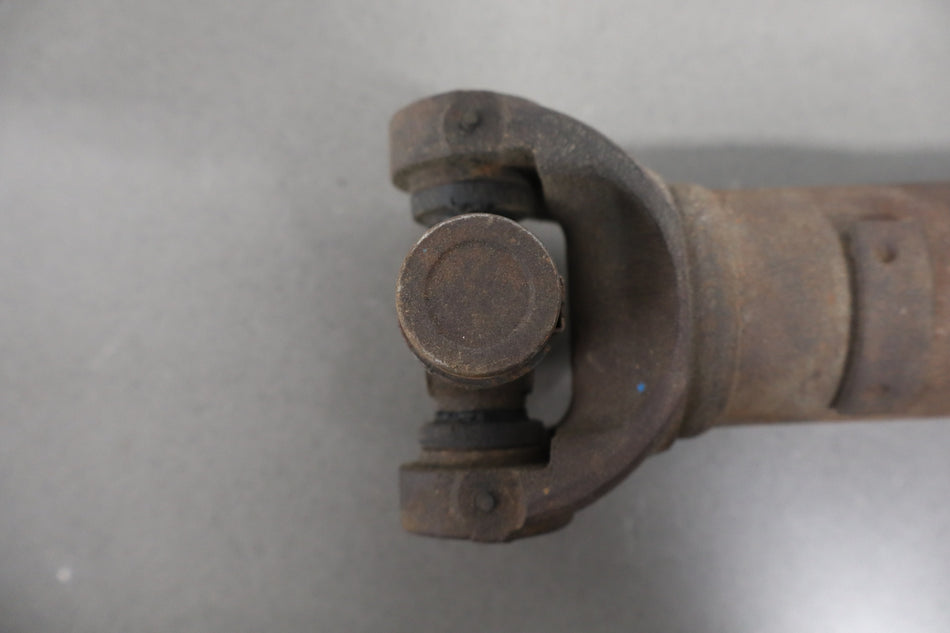 2000 Cadillac Escalade GMT400- Front Drive Shaft