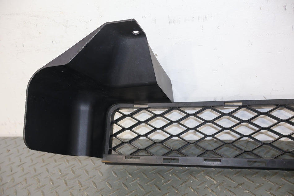2010 Toyota FJ Cruiser- Grille