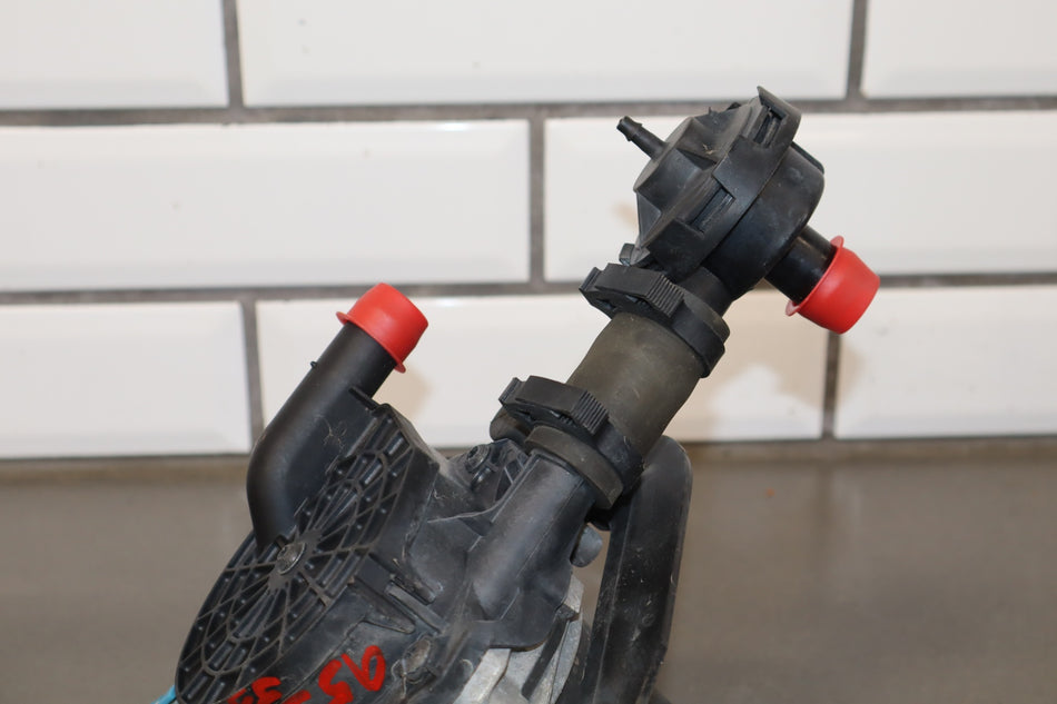 2000-2004 Chevrolet Corvette C5 Air Pump 12568382